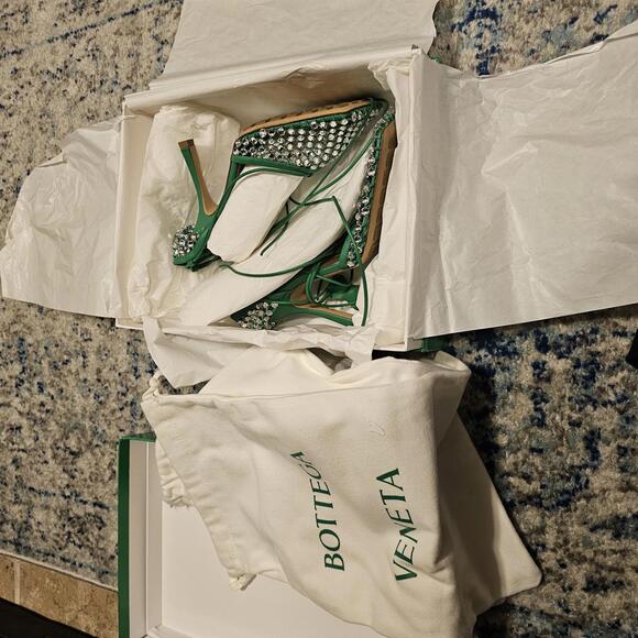 New Bottega Veneta Green Parakeet Crystal Embellished Sparkle Stretch sz 38 - Picture 2 of 4